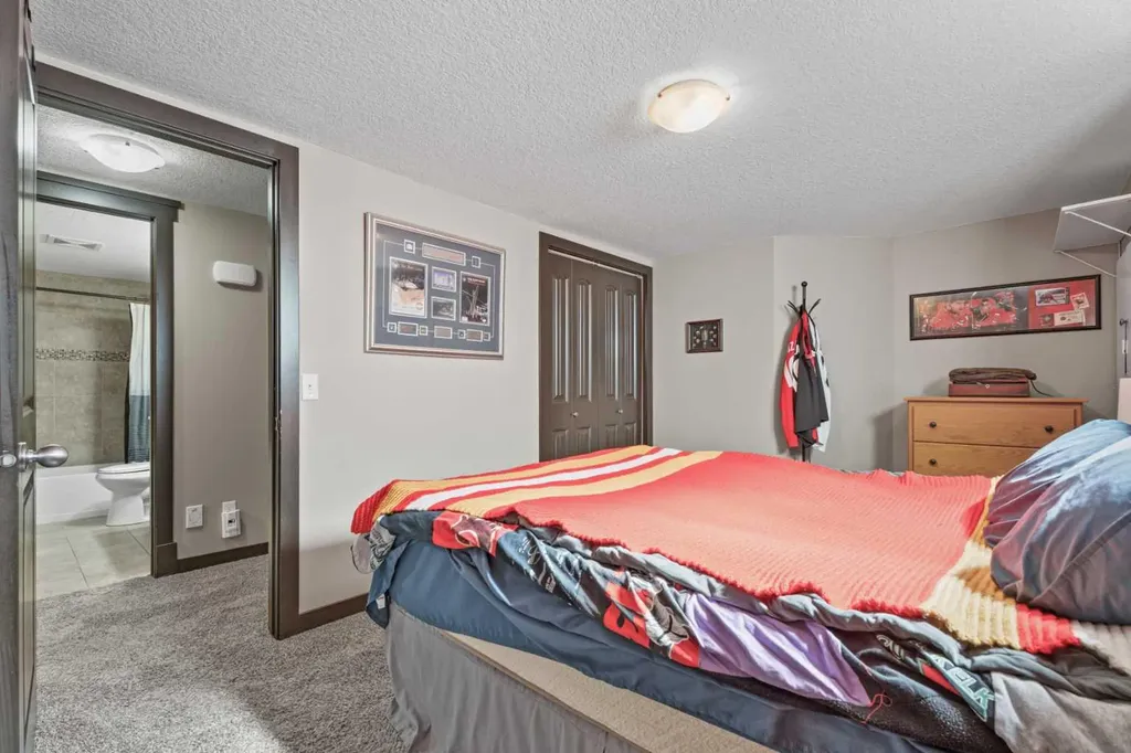 64 Drake Landing Crescent Okotoks AB T1S0E6