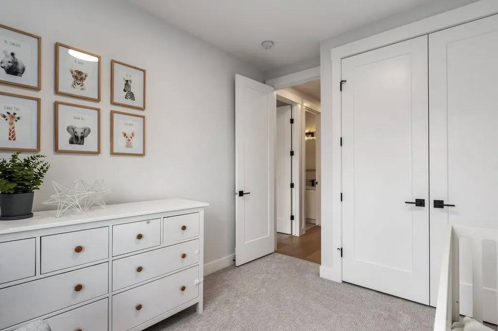 3010 26a Street SW Calgary AB T3E 2E1