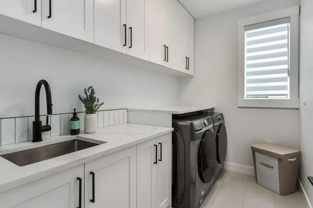 3010 26a Street SW Calgary AB T3E 2E1