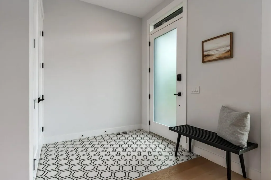 3010 26a Street SW Calgary AB T3E 2E1