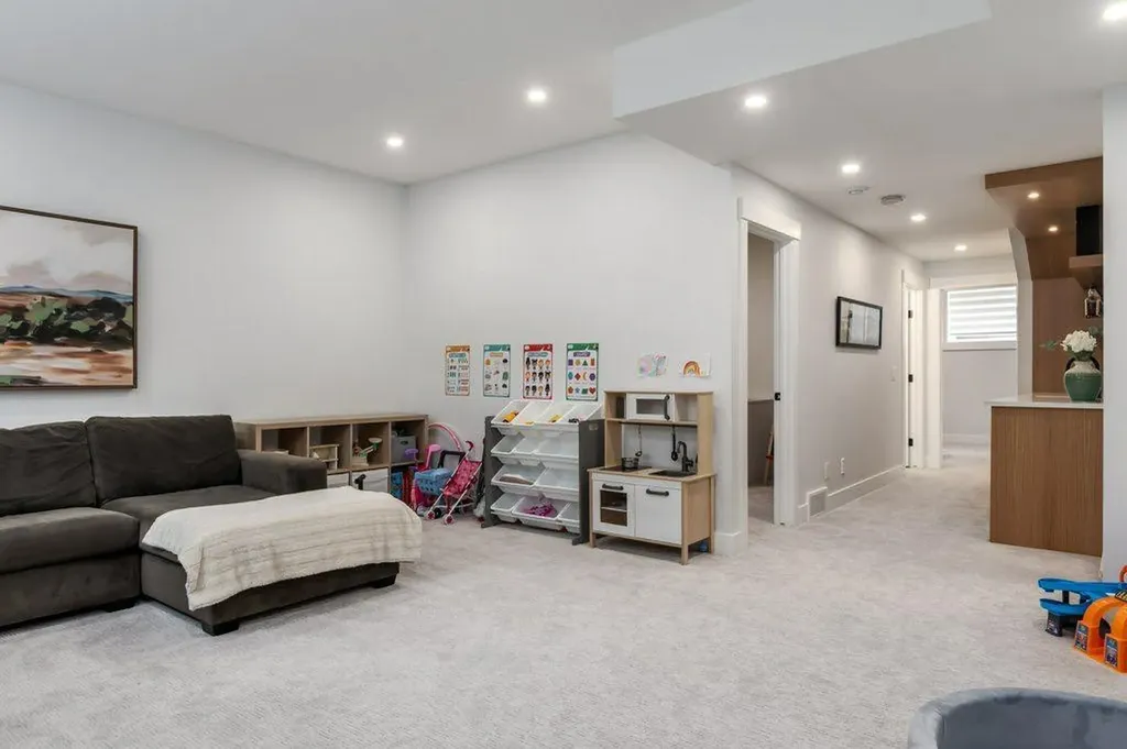 3010 26a Street SW Calgary AB T3E 2E1