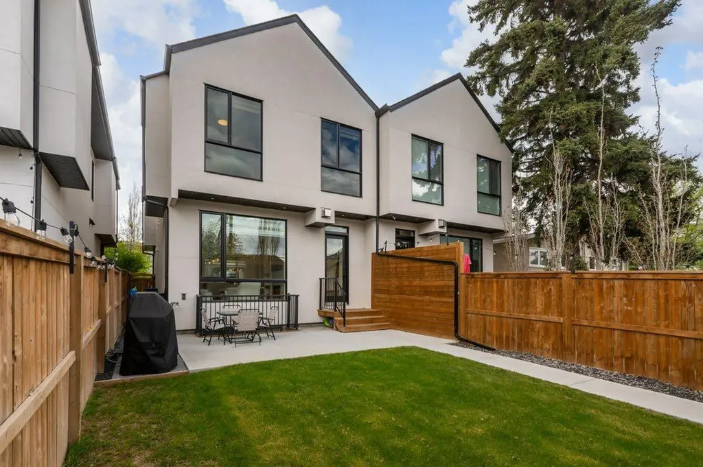 3010 26a Street SW Calgary AB T3E 2E1