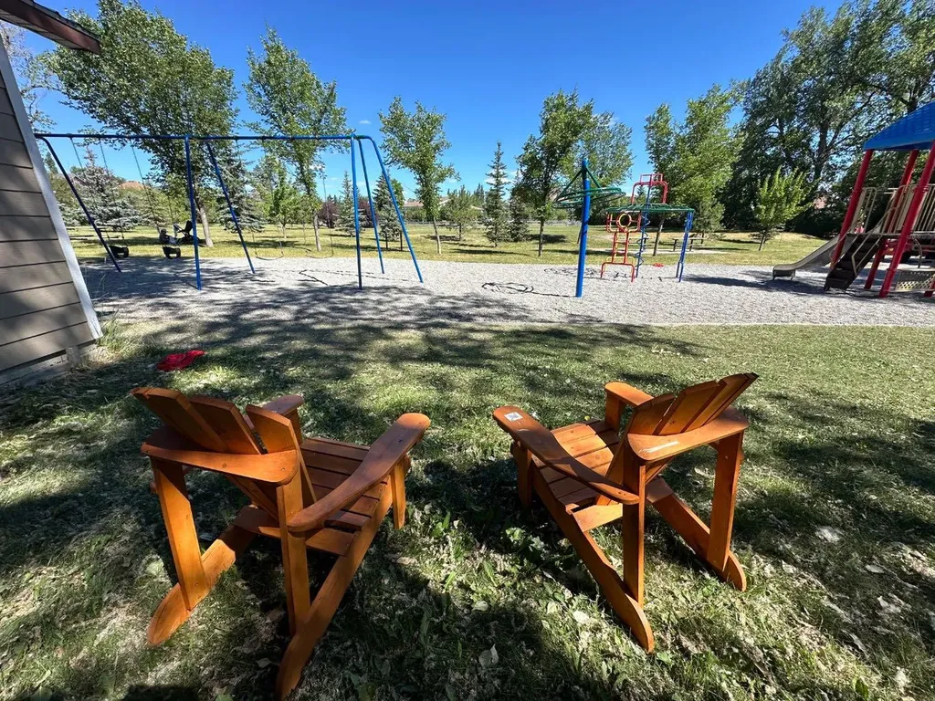 3010 26a Street SW Calgary AB T3E 2E1