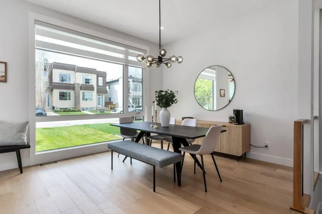 3010 26a Street SW Calgary AB T3E 2E1