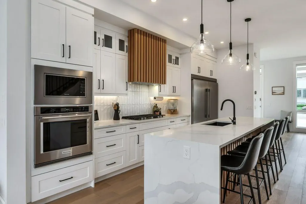 3010 26a Street SW Calgary AB T3E 2E1