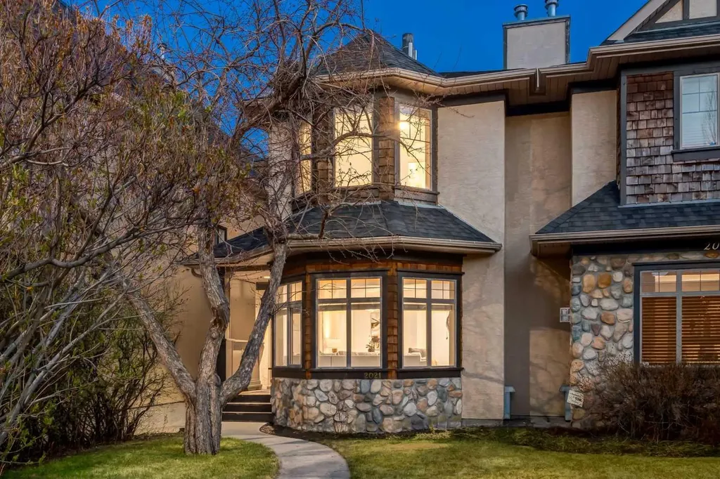 2021 32 Avenue SW Calgary AB T2T 1W7
