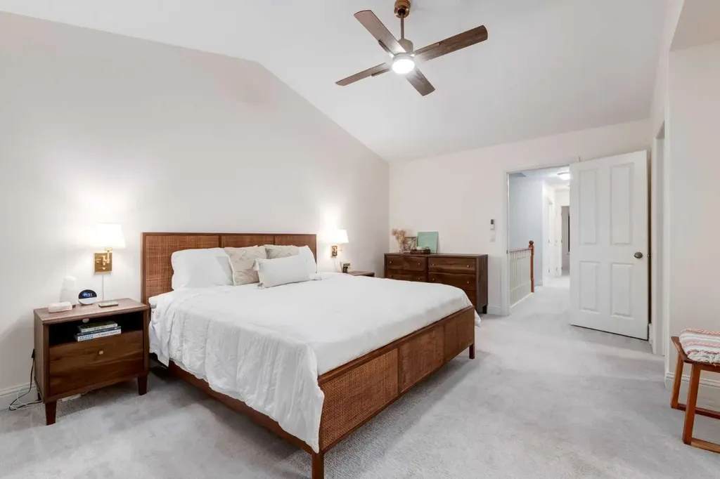 2021 32 Avenue SW Calgary AB T2T 1W7