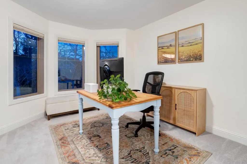 2021 32 Avenue SW Calgary AB T2T 1W7