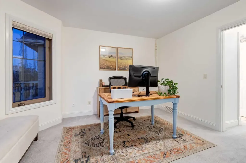 2021 32 Avenue SW Calgary AB T2T 1W7