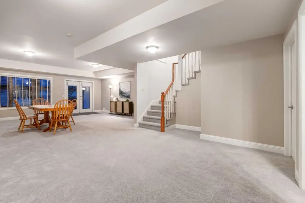 2021 32 Avenue SW Calgary AB T2T 1W7