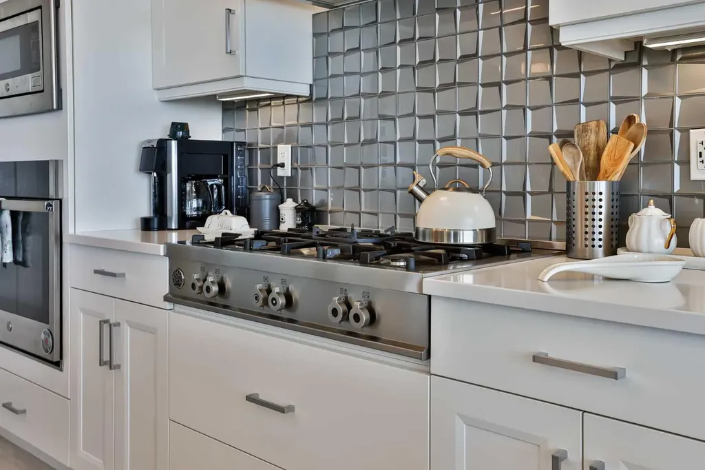 942 Miners Boulevard W Lethbridge AB T1J 5S6