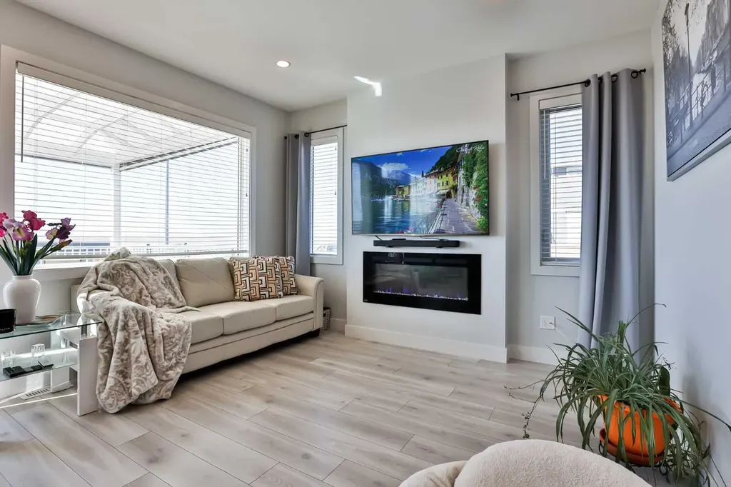 942 Miners Boulevard W Lethbridge AB T1J 5S6