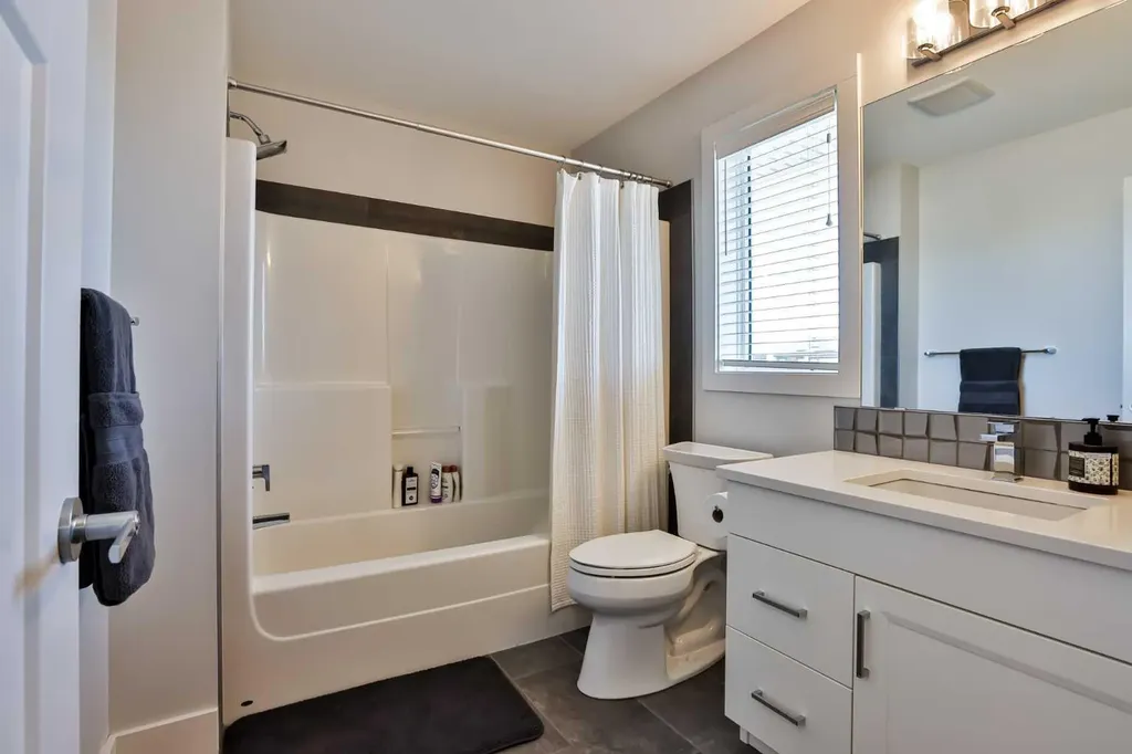 942 Miners Boulevard W Lethbridge AB T1J 5S6