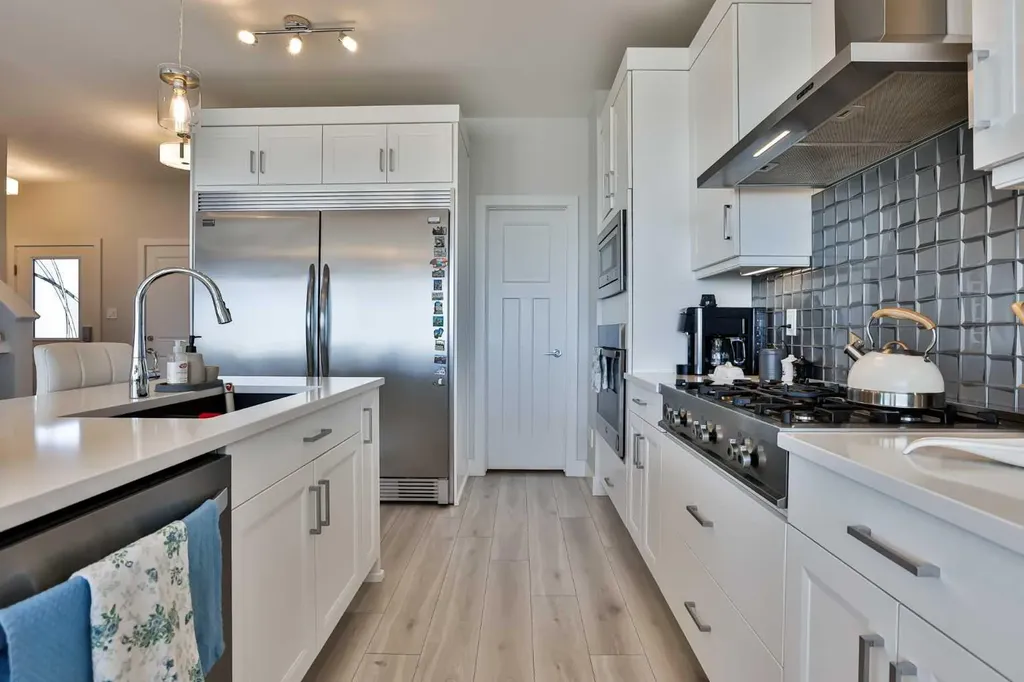 942 Miners Boulevard W Lethbridge AB T1J 5S6