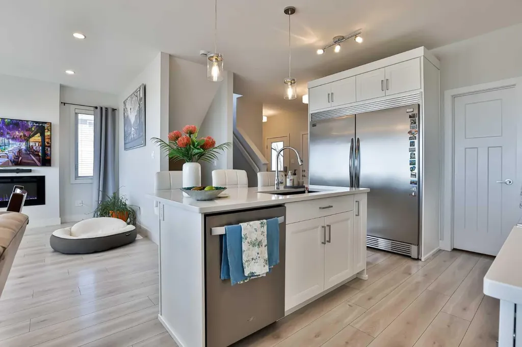 942 Miners Boulevard W Lethbridge AB T1J 5S6