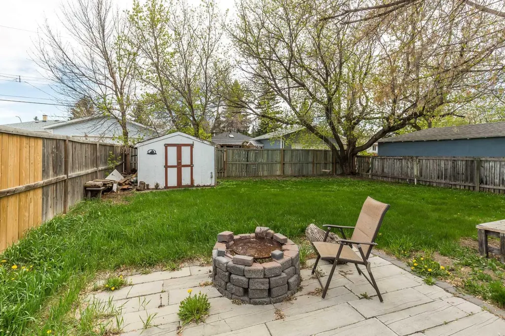 1414 13 Avenue S Lethbridge AB T1K 0R5