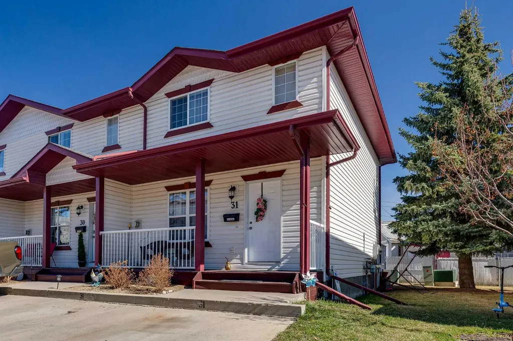 31 Kerry Wood Mews Red Deer AB T4N 7B8