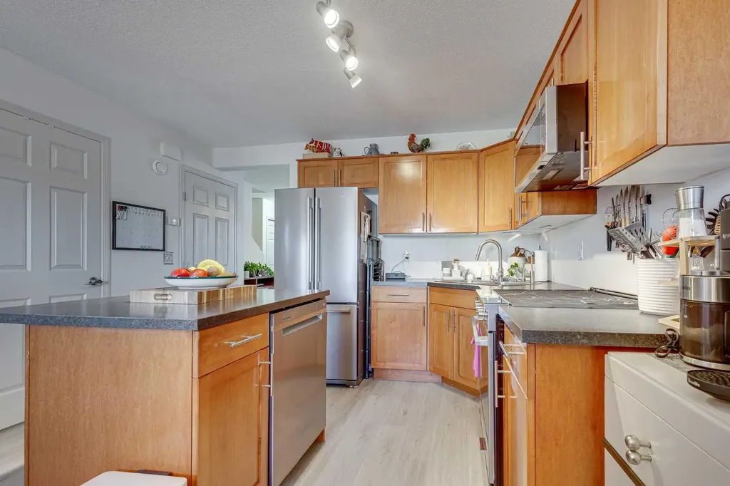 31 Kerry Wood Mews Red Deer AB T4N 7B8