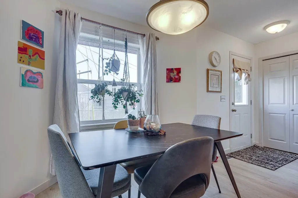 31 Kerry Wood Mews Red Deer AB T4N 7B8