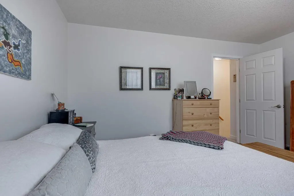 31 Kerry Wood Mews Red Deer AB T4N 7B8