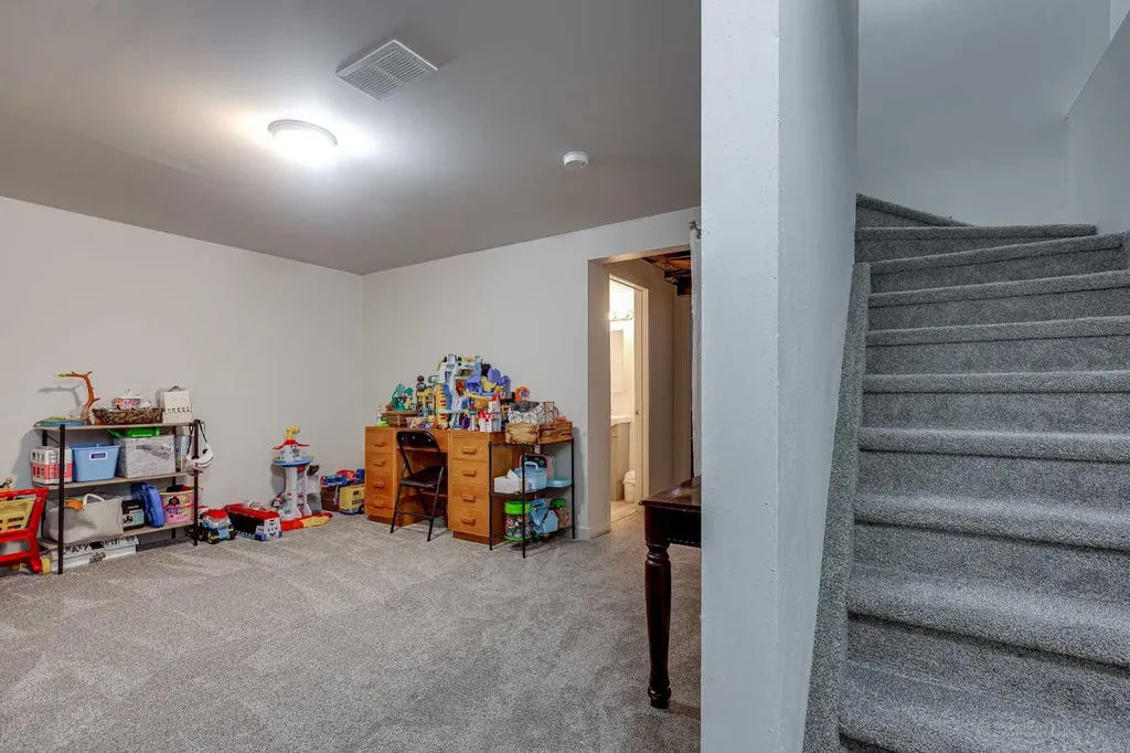 31 Kerry Wood Mews Red Deer AB T4N 7B8