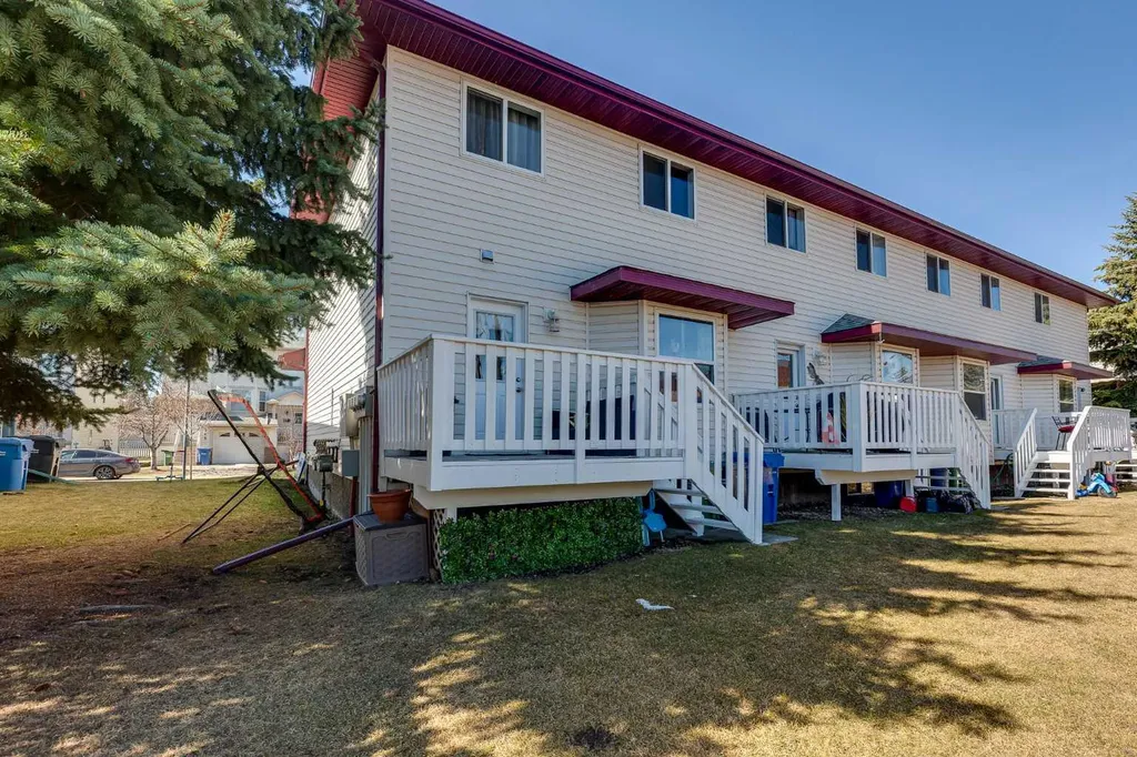 31 Kerry Wood Mews Red Deer AB T4N 7B8
