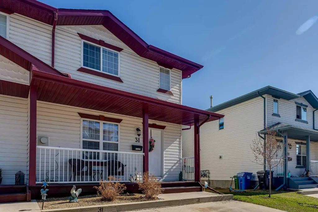 31 Kerry Wood Mews Red Deer AB T4N 7B8
