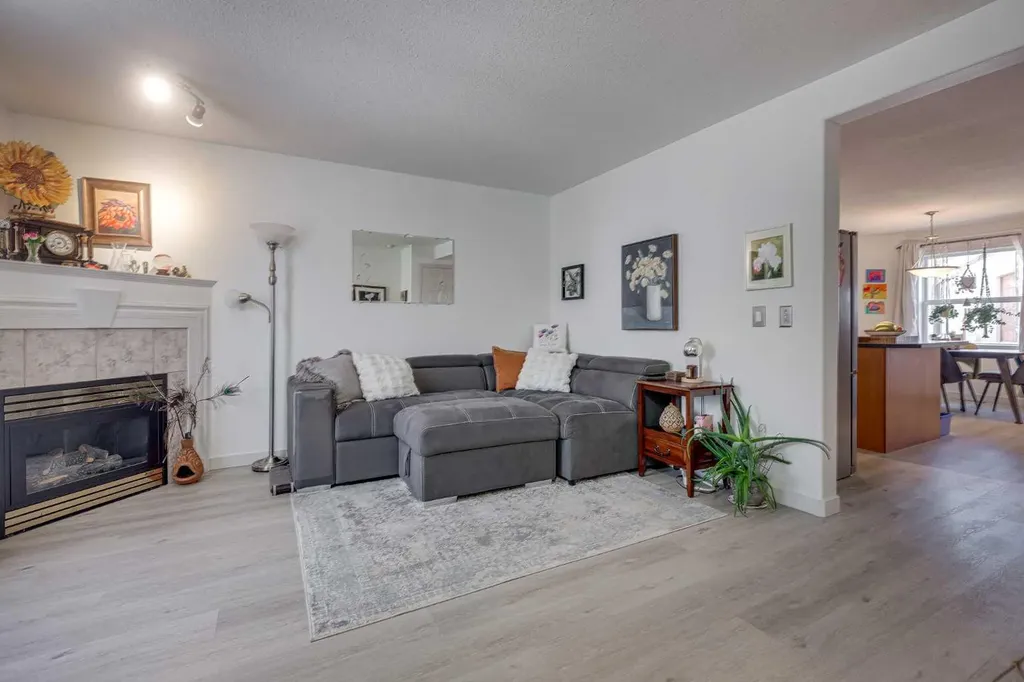 31 Kerry Wood Mews Red Deer AB T4N 7B8