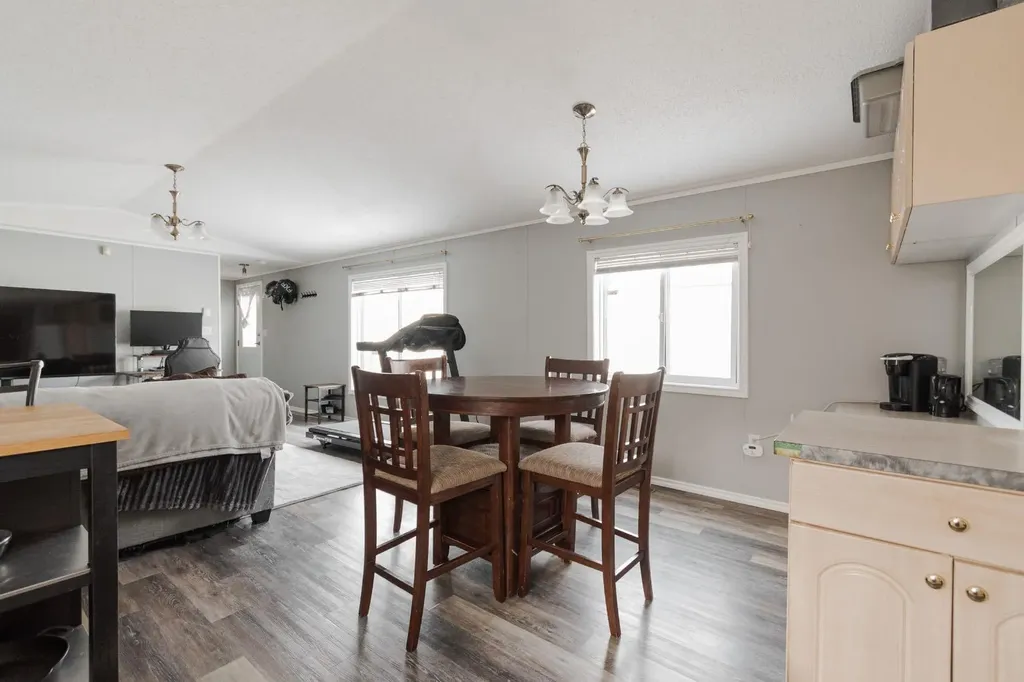 167 Grant Way Fort Mcmurray AB T9H 5J3