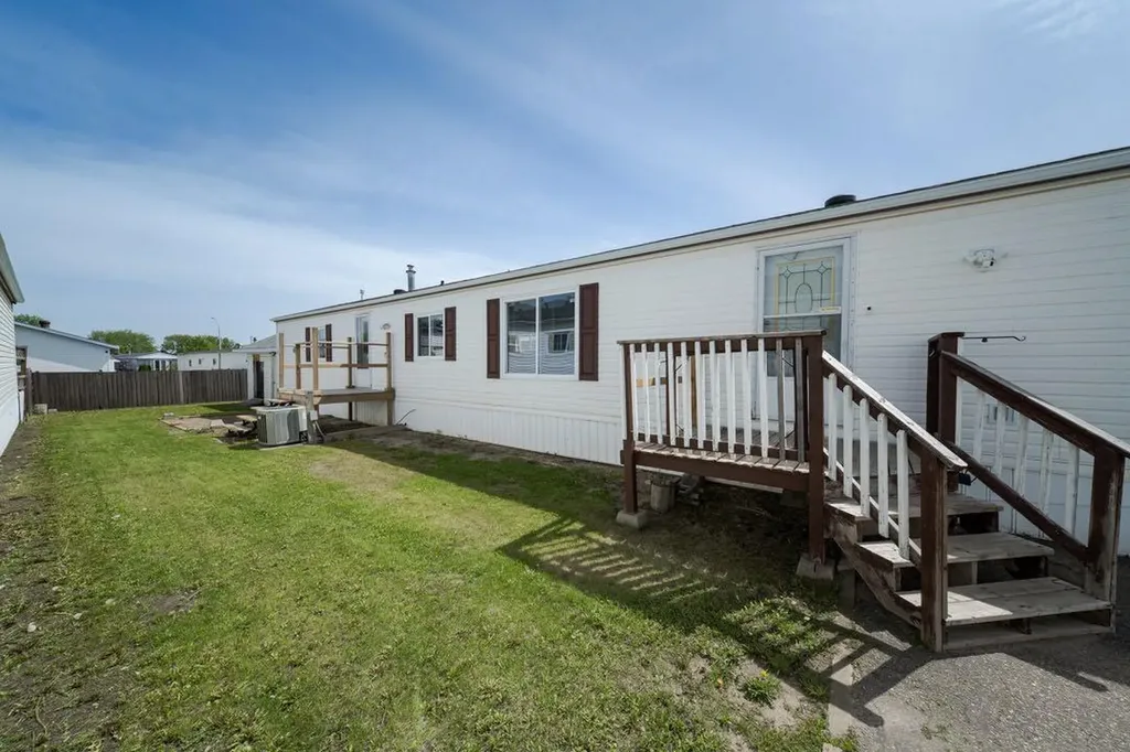 167 Grant Way Fort Mcmurray AB T9H 5J3
