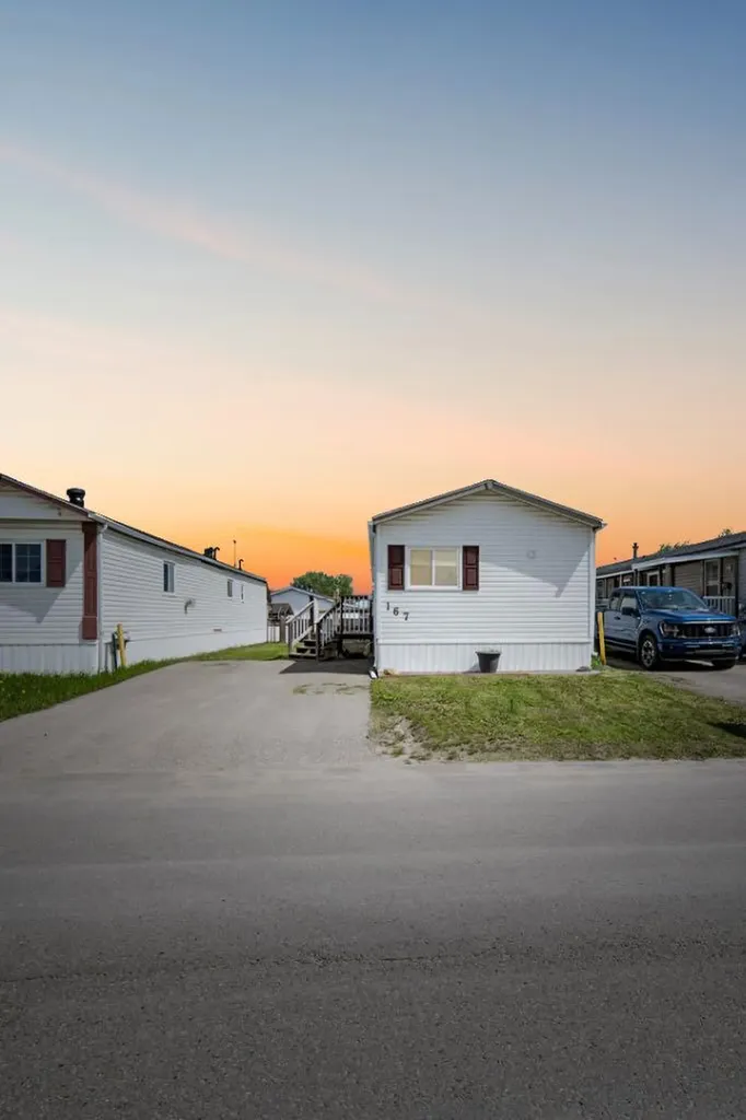 167 Grant Way Fort Mcmurray AB T9H 5J3