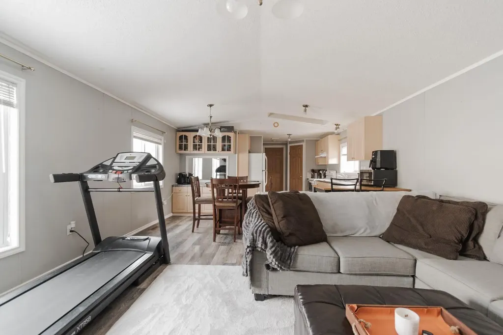 167 Grant Way Fort Mcmurray AB T9H 5J3