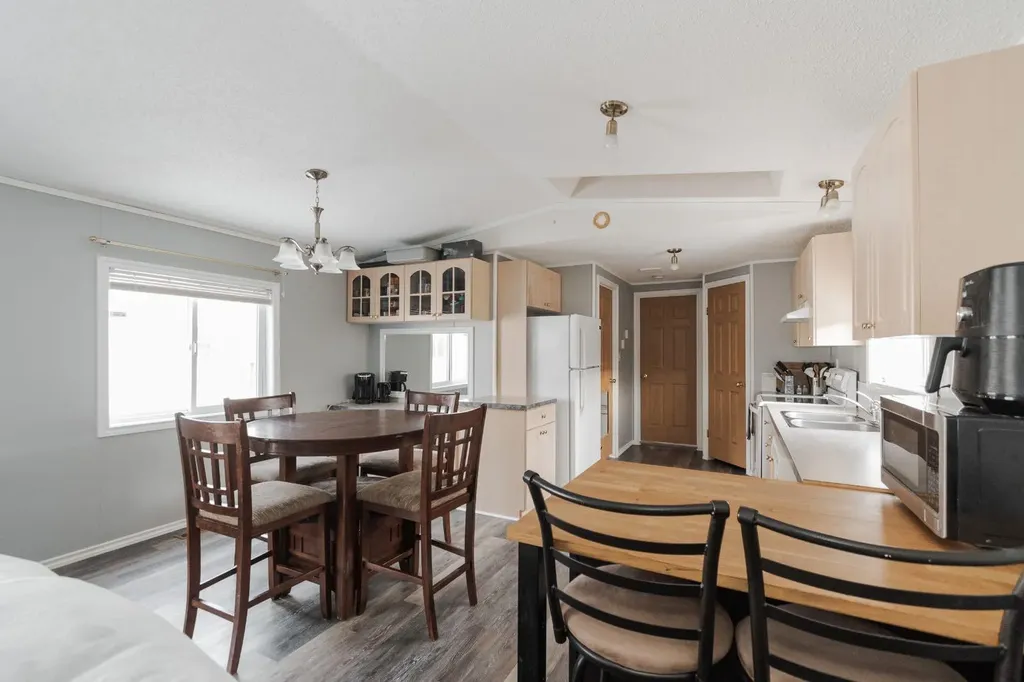 167 Grant Way Fort Mcmurray AB T9H 5J3