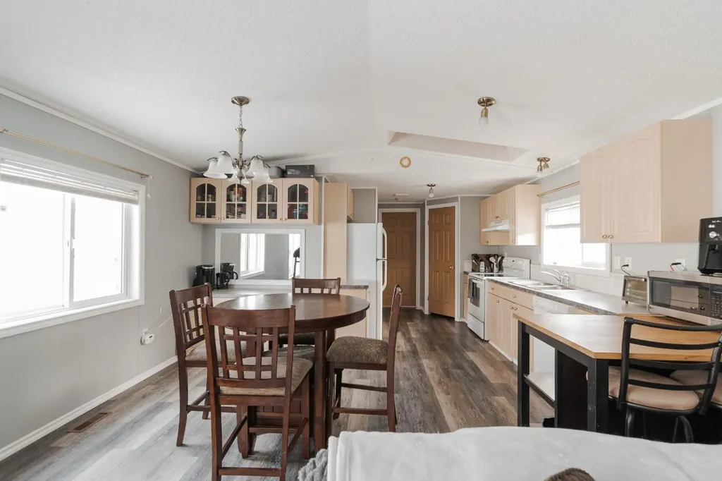 167 Grant Way Fort Mcmurray AB T9H 5J3