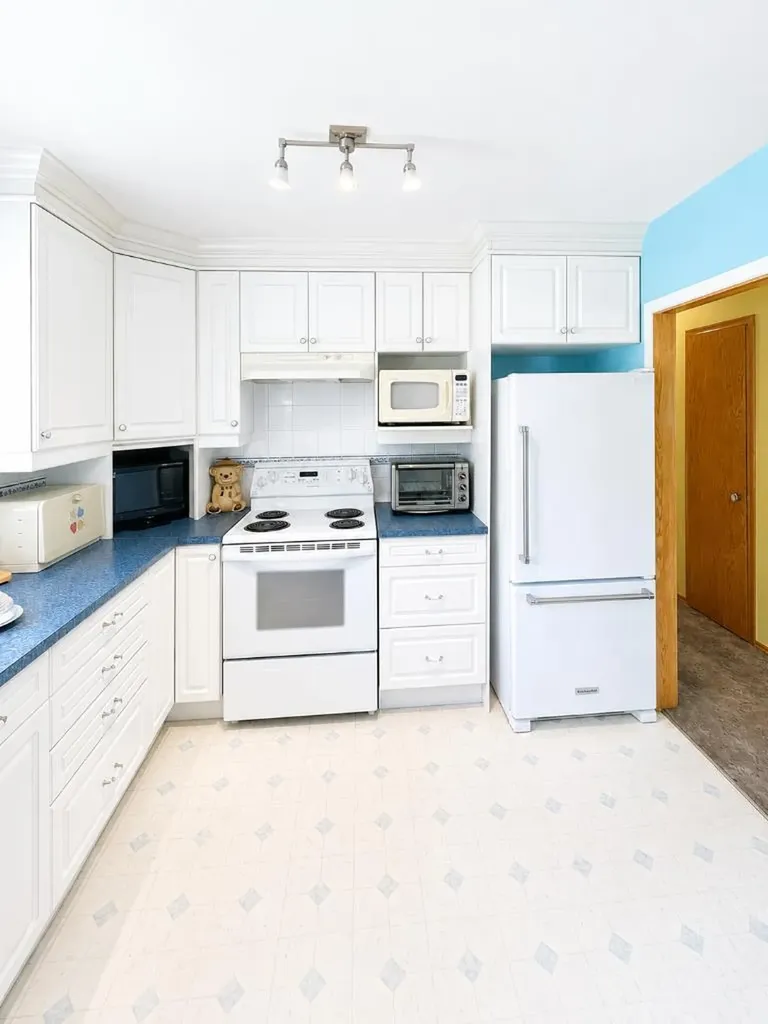 7224 21 Street SE Calgary AB T2C 0V1