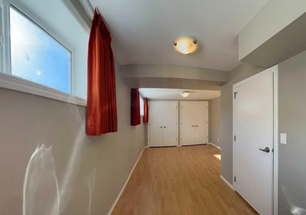 7224 21 Street SE Calgary AB T2C 0V1