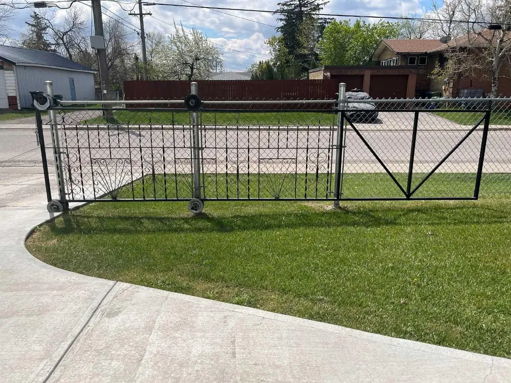 7224 21 Street SE Calgary AB T2C 0V1