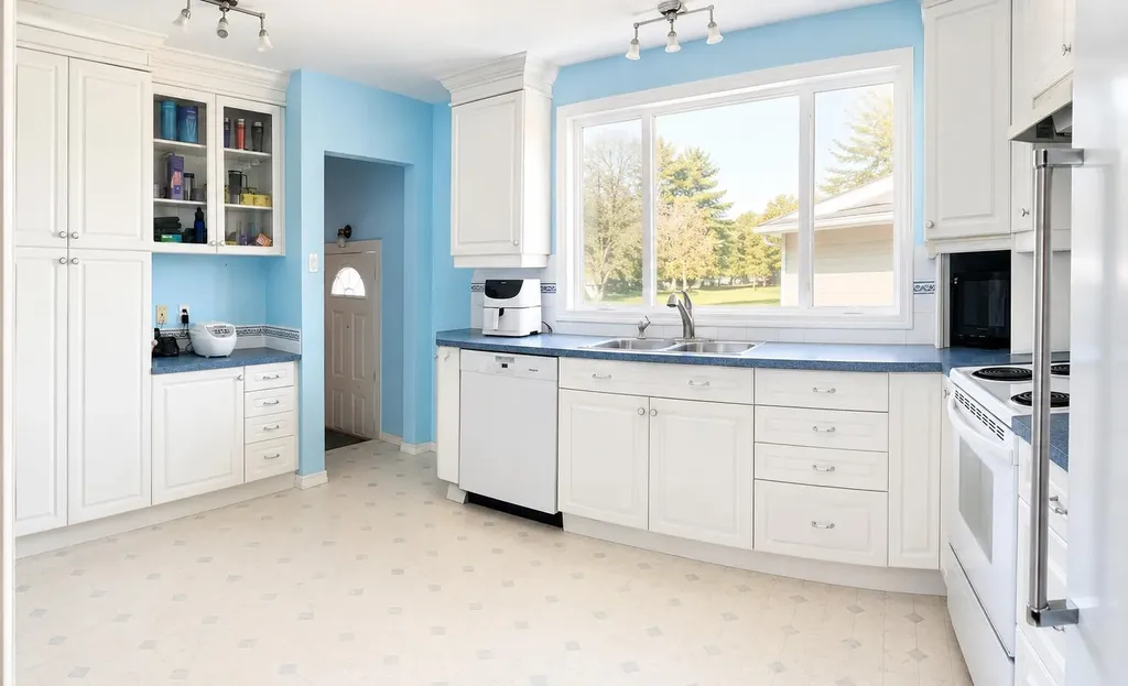 7224 21 Street SE Calgary AB T2C 0V1