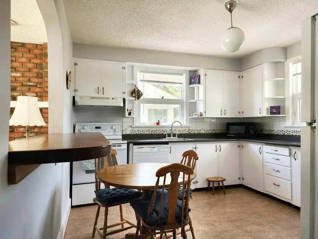 628 19th Street S Lethbridge AB T1J 3G7