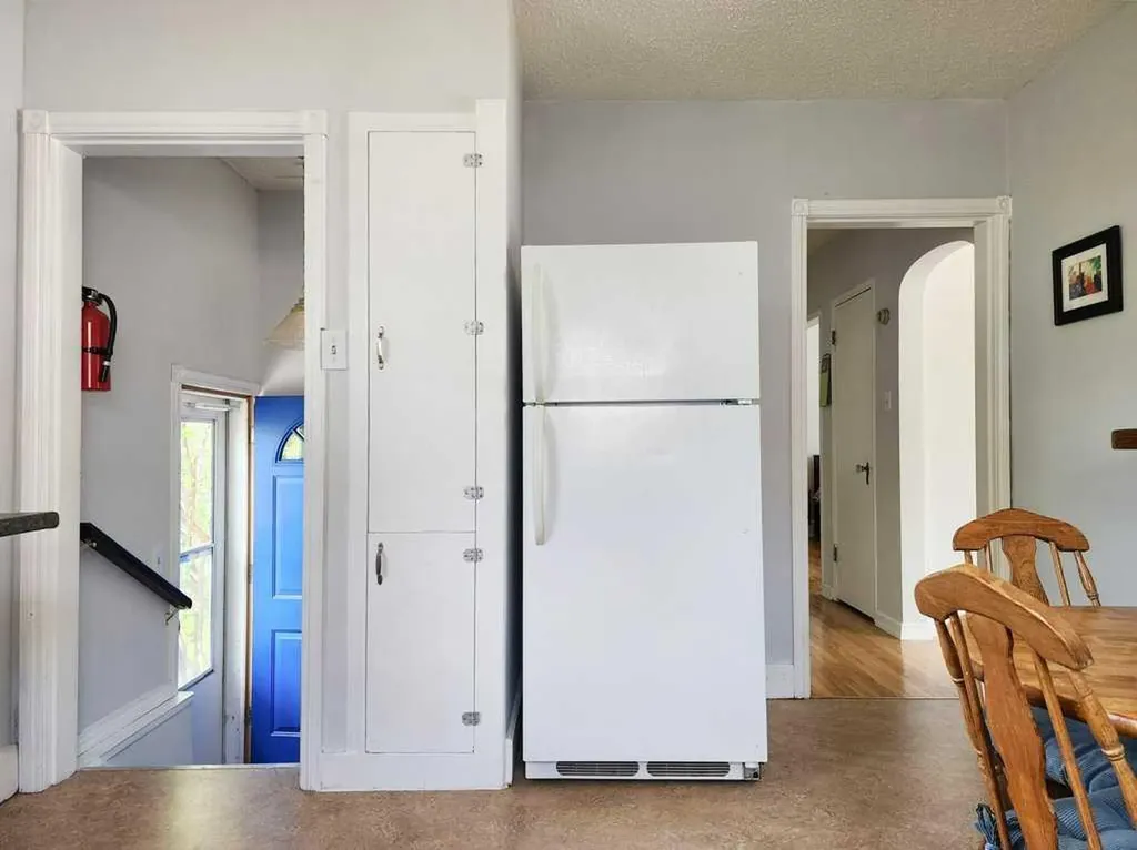 628 19th Street S Lethbridge AB T1J 3G7