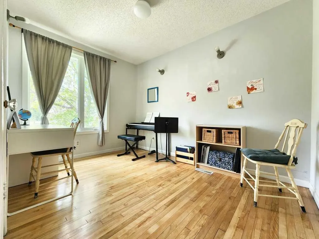 628 19th Street S Lethbridge AB T1J 3G7