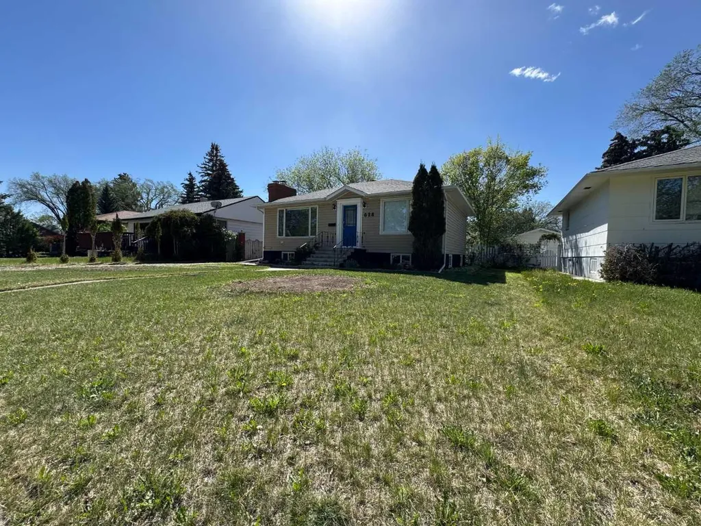 628 19th Street S Lethbridge AB T1J 3G7