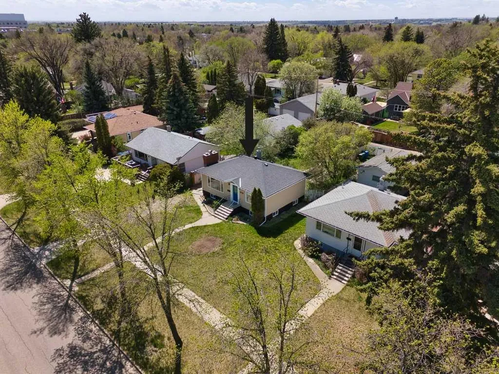 628 19th Street S Lethbridge AB T1J 3G7