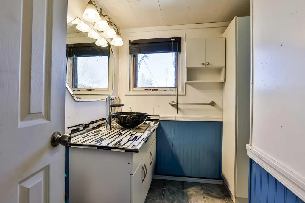 209 3 Avenue Warner AB T0K 2L0