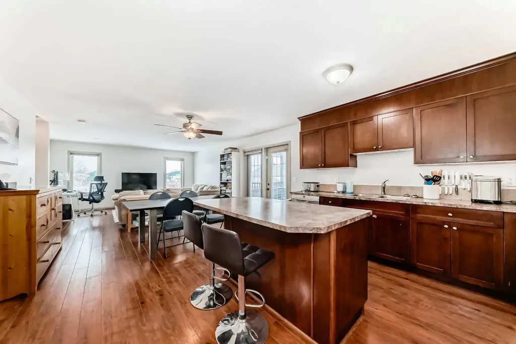 2402 16 Street Didsbury AB T0M0W0