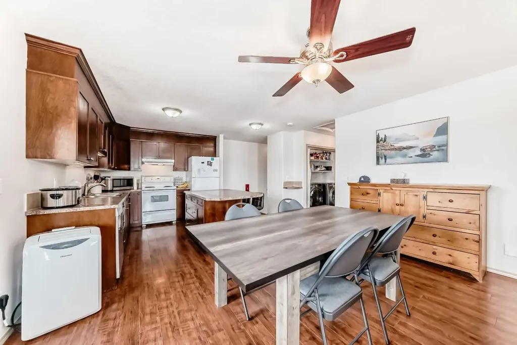 2402 16 Street Didsbury AB T0M0W0