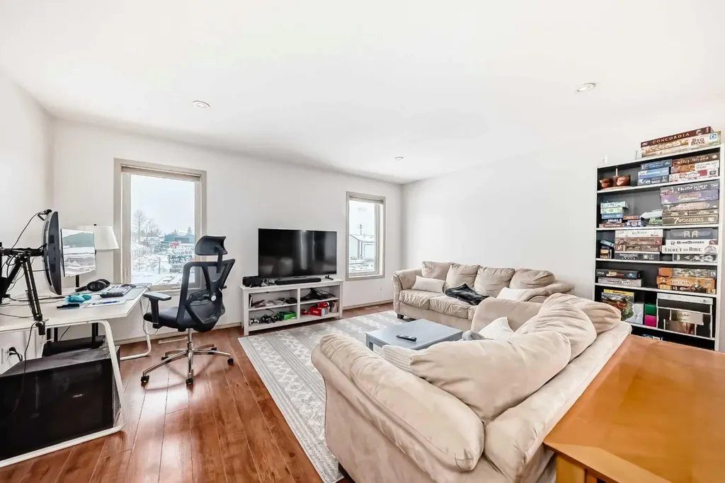 2402 16 Street Didsbury AB T0M0W0