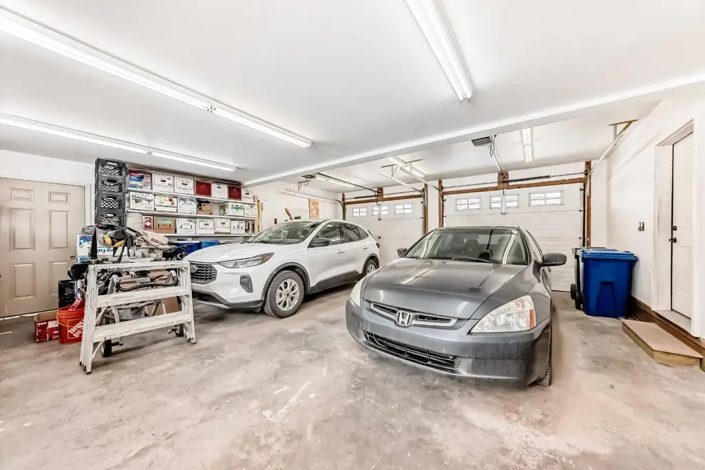 2402 16 Street Didsbury AB T0M0W0