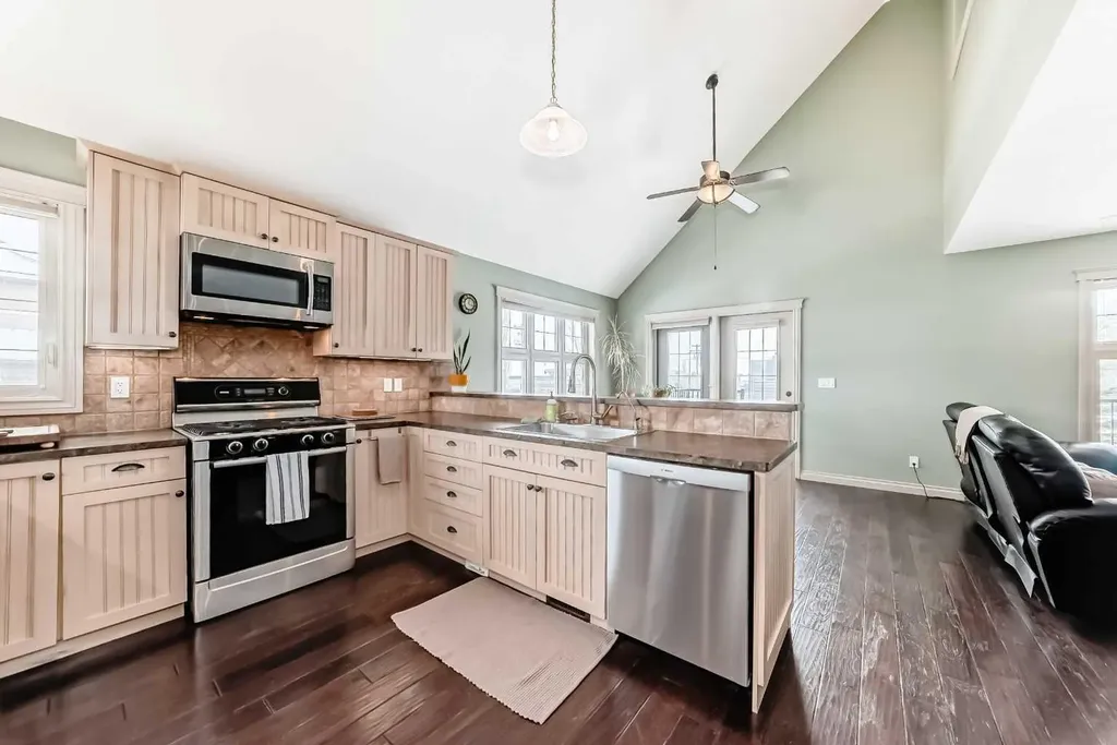 2402 16 Street Didsbury AB T0M0W0