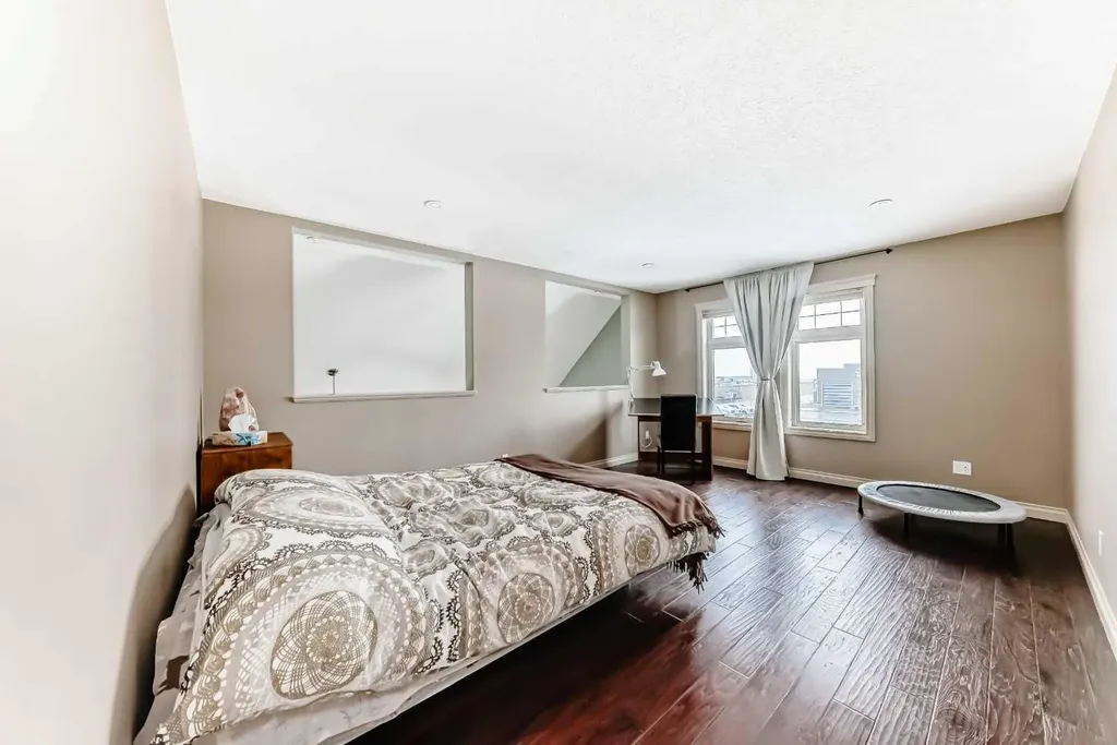 2402 16 Street Didsbury AB T0M0W0